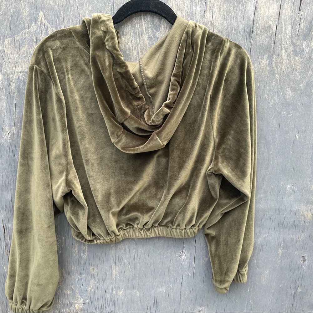 Fashion Nova green hoodie. Half zip. Super soft and cute.